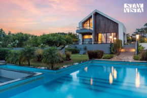 StayVista at The Rainfield Villa with Jacuzzi & Lawn